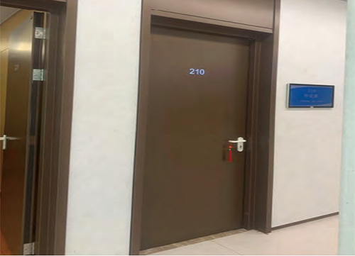 學校門——教室門